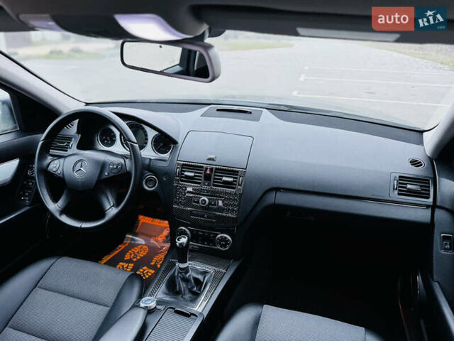 Серый Мерседес Ц-Класс, объемом двигателя 2.2 л и пробегом 304 тыс. км за 8700 $, фото 31 на Automoto.ua