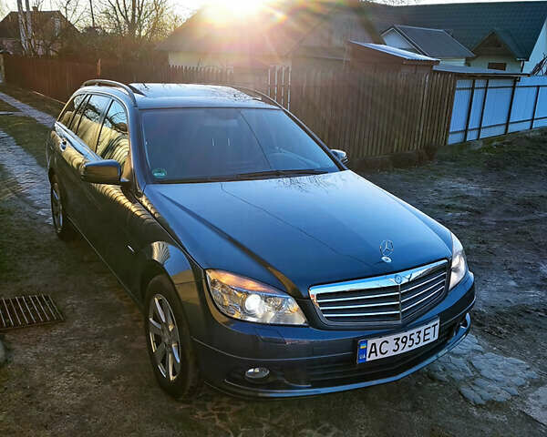 Серый Мерседес Ц-Класс, объемом двигателя 2.14 л и пробегом 310 тыс. км за 8000 $, фото 13 на Automoto.ua