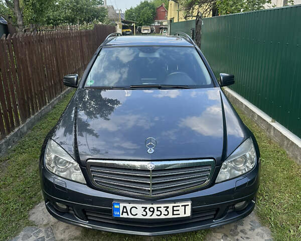 Серый Мерседес Ц-Класс, объемом двигателя 2.14 л и пробегом 310 тыс. км за 8000 $, фото 3 на Automoto.ua