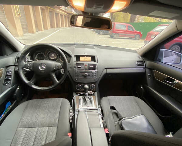 Сірий Мерседес Ц-Клас, об'ємом двигуна 2.2 л та пробігом 276 тис. км за 7700 $, фото 11 на Automoto.ua