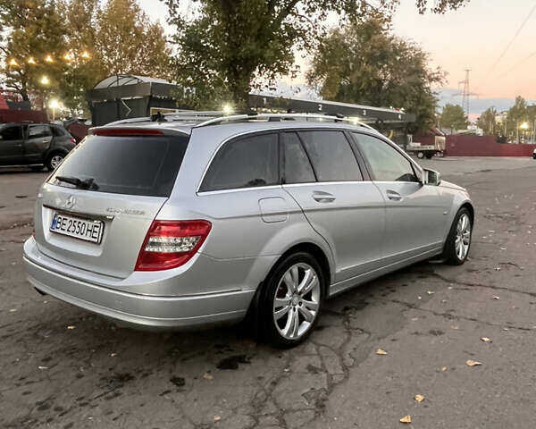 Серый Мерседес Ц-Класс, объемом двигателя 1.6 л и пробегом 180 тыс. км за 9100 $, фото 3 на Automoto.ua