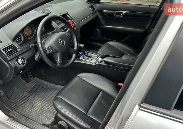 Серый Мерседес Ц-Класс, объемом двигателя 2.15 л и пробегом 333 тыс. км за 7300 $, фото 13 на Automoto.ua