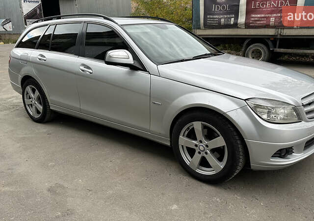 Серый Мерседес Ц-Класс, объемом двигателя 2.15 л и пробегом 333 тыс. км за 7300 $, фото 6 на Automoto.ua