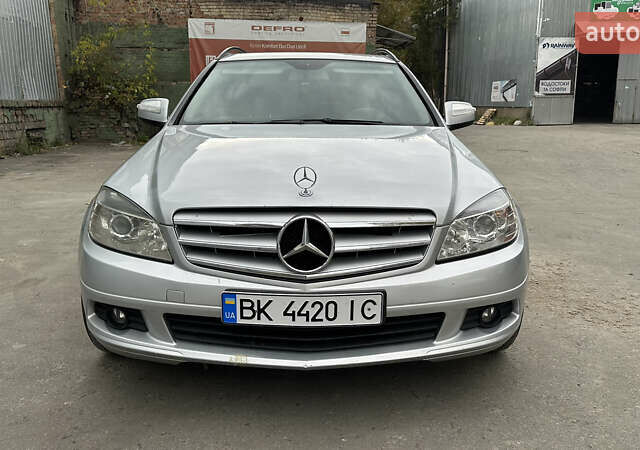 Серый Мерседес Ц-Класс, объемом двигателя 2.15 л и пробегом 333 тыс. км за 7300 $, фото 2 на Automoto.ua