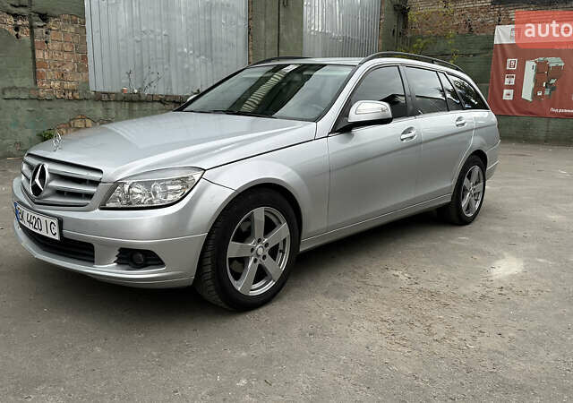 Серый Мерседес Ц-Класс, объемом двигателя 2.15 л и пробегом 333 тыс. км за 7300 $, фото 1 на Automoto.ua