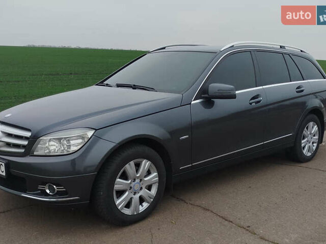 Сірий Мерседес Ц-Клас, об'ємом двигуна 2.14 л та пробігом 280 тис. км за 9000 $, фото 3 на Automoto.ua