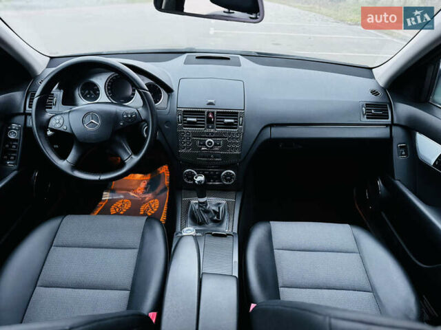 Серый Мерседес Ц-Класс, объемом двигателя 2.2 л и пробегом 304 тыс. км за 8700 $, фото 32 на Automoto.ua