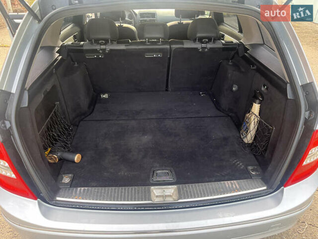 Серый Мерседес Ц-Класс, объемом двигателя 1.6 л и пробегом 180 тыс. км за 9100 $, фото 8 на Automoto.ua