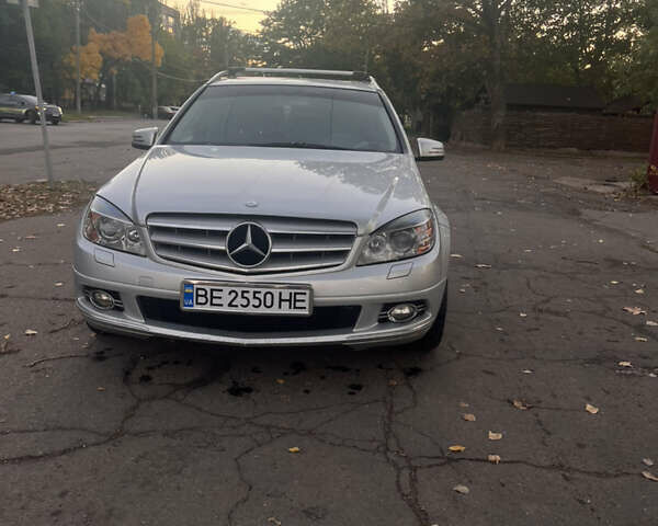 Серый Мерседес Ц-Класс, объемом двигателя 1.6 л и пробегом 180 тыс. км за 9100 $, фото 2 на Automoto.ua