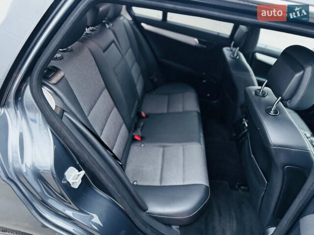 Серый Мерседес Ц-Класс, объемом двигателя 2.2 л и пробегом 304 тыс. км за 8700 $, фото 26 на Automoto.ua