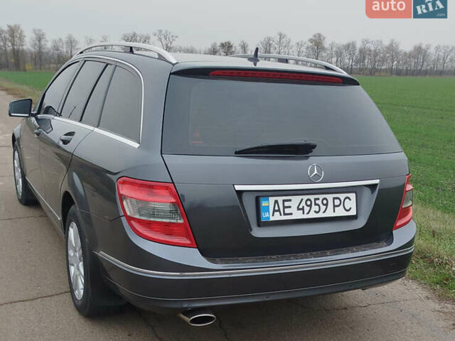 Сірий Мерседес Ц-Клас, об'ємом двигуна 2.14 л та пробігом 280 тис. км за 9000 $, фото 4 на Automoto.ua
