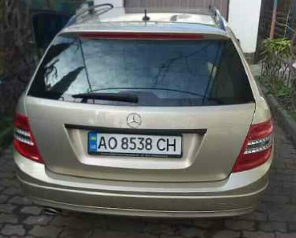 Сірий Мерседес Ц-Клас, об'ємом двигуна 2.2 л та пробігом 300 тис. км за 9500 $, фото 4 на Automoto.ua