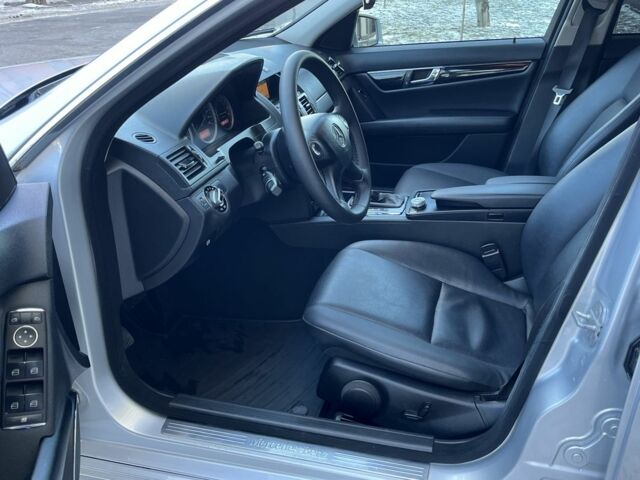 Сірий Мерседес Ц-Клас, об'ємом двигуна 1.6 л та пробігом 230 тис. км за 7700 $, фото 6 на Automoto.ua