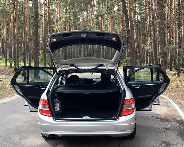 Сірий Мерседес Ц-Клас, об'ємом двигуна 2.2 л та пробігом 310 тис. км за 7900 $, фото 22 на Automoto.ua