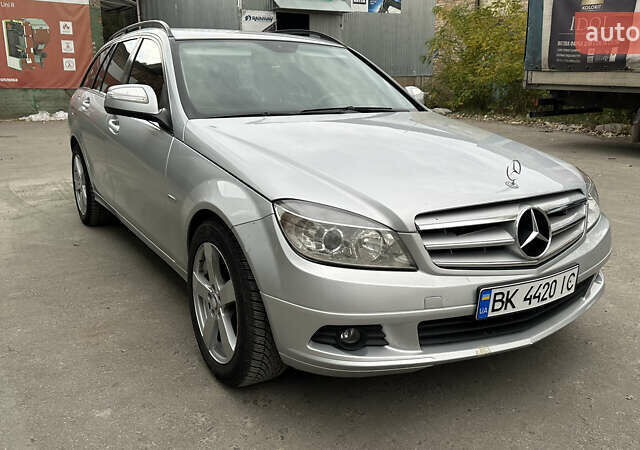 Серый Мерседес Ц-Класс, объемом двигателя 2.15 л и пробегом 333 тыс. км за 7300 $, фото 4 на Automoto.ua