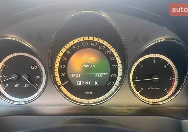 Сірий Мерседес Ц-Клас, об'ємом двигуна 2.1 л та пробігом 260 тис. км за 9937 $, фото 10 на Automoto.ua