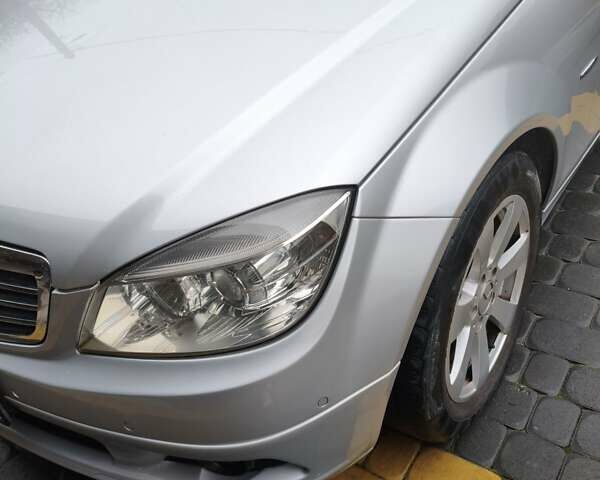 Сірий Мерседес Ц-Клас, об'ємом двигуна 2.2 л та пробігом 332 тис. км за 9200 $, фото 7 на Automoto.ua