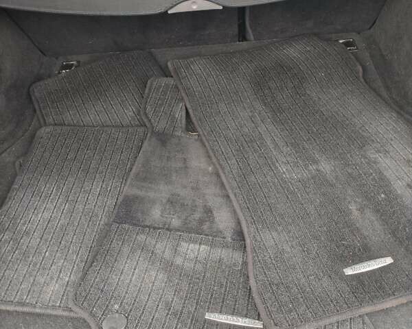 Сірий Мерседес Ц-Клас, об'ємом двигуна 2.2 л та пробігом 332 тис. км за 9200 $, фото 16 на Automoto.ua