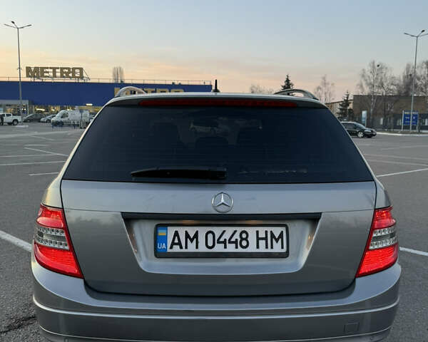 Сірий Мерседес Ц-Клас, об'ємом двигуна 2.14 л та пробігом 277 тис. км за 10000 $, фото 6 на Automoto.ua