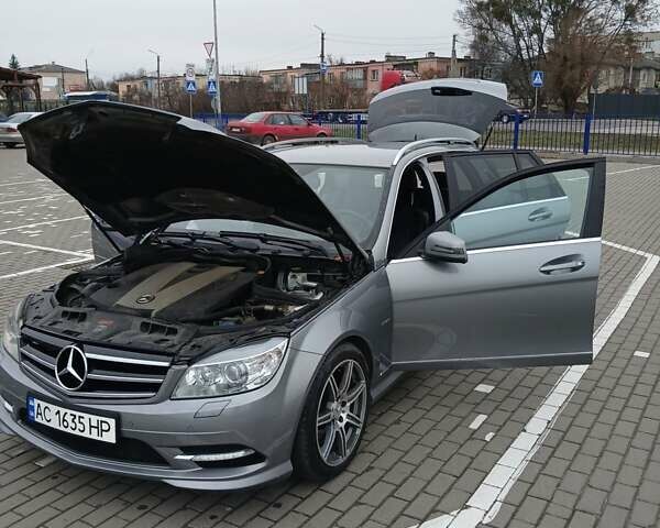 Сірий Мерседес Ц-Клас, об'ємом двигуна 3 л та пробігом 250 тис. км за 6300 $, фото 12 на Automoto.ua