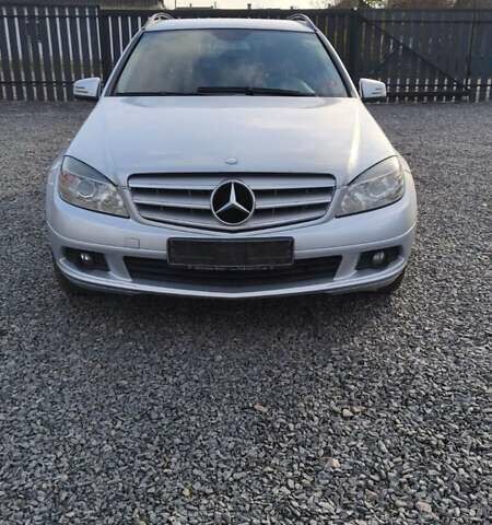 Серый Мерседес Ц-Класс, объемом двигателя 2.2 л и пробегом 449 тыс. км за 5300 $, фото 2 на Automoto.ua