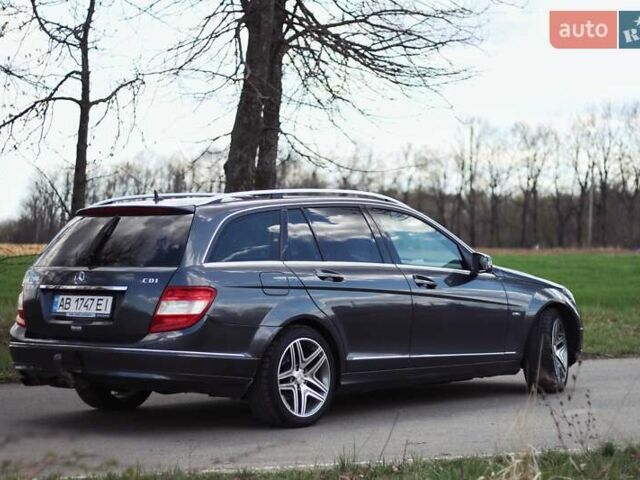 Серый Мерседес Ц-Класс, объемом двигателя 2.2 л и пробегом 250 тыс. км за 10000 $, фото 25 на Automoto.ua