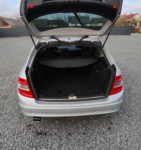 Серый Мерседес Ц-Класс, объемом двигателя 2.2 л и пробегом 449 тыс. км за 5300 $, фото 14 на Automoto.ua