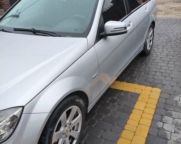 Сірий Мерседес Ц-Клас, об'ємом двигуна 2.2 л та пробігом 332 тис. км за 9200 $, фото 13 на Automoto.ua