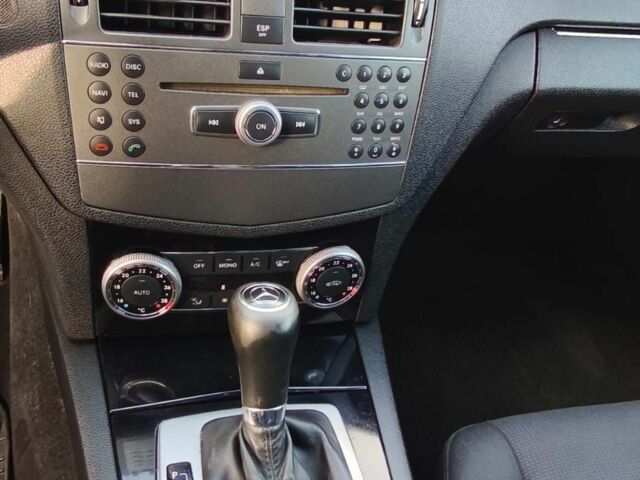 Сірий Мерседес Ц-Клас, об'ємом двигуна 2.2 л та пробігом 449 тис. км за 5300 $, фото 6 на Automoto.ua