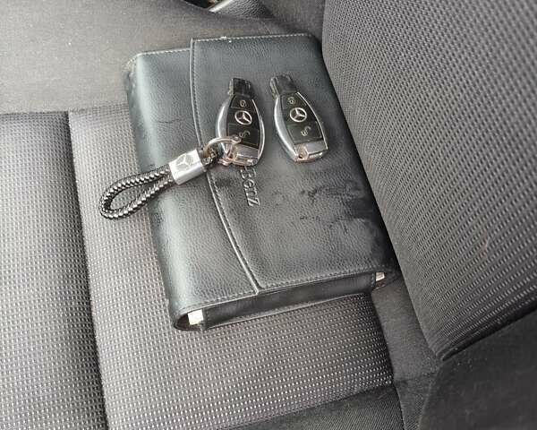 Сірий Мерседес Ц-Клас, об'ємом двигуна 2.2 л та пробігом 332 тис. км за 9200 $, фото 17 на Automoto.ua