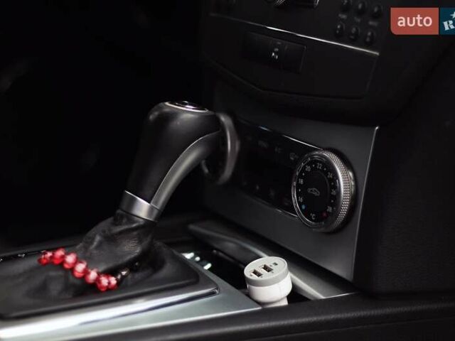 Серый Мерседес Ц-Класс, объемом двигателя 2.2 л и пробегом 250 тыс. км за 10000 $, фото 34 на Automoto.ua