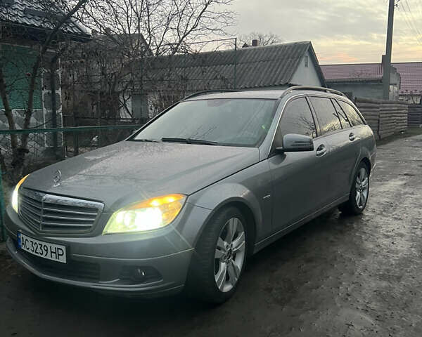 Серый Мерседес Ц-Класс, объемом двигателя 2.14 л и пробегом 272 тыс. км за 9100 $, фото 1 на Automoto.ua