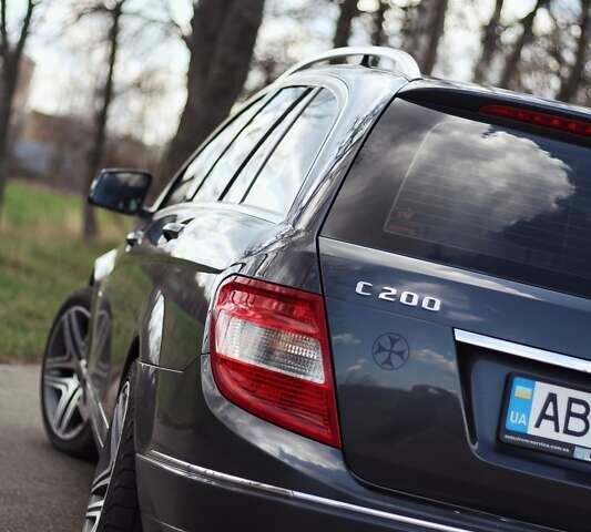 Серый Мерседес Ц-Класс, объемом двигателя 2.2 л и пробегом 250 тыс. км за 10000 $, фото 13 на Automoto.ua