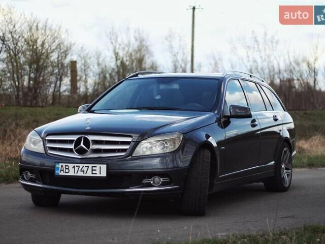 Серый Мерседес Ц-Класс, объемом двигателя 2.2 л и пробегом 250 тыс. км за 10000 $, фото 18 на Automoto.ua