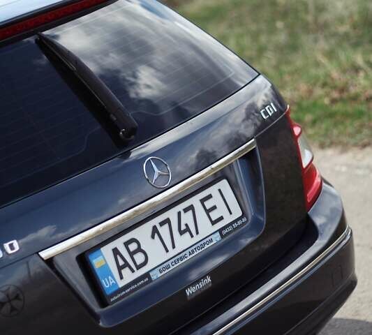 Серый Мерседес Ц-Класс, объемом двигателя 2.2 л и пробегом 250 тыс. км за 10000 $, фото 16 на Automoto.ua