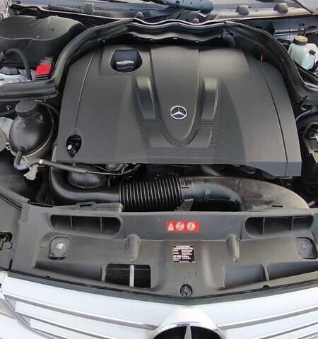 Серый Мерседес Ц-Класс, объемом двигателя 2.2 л и пробегом 449 тыс. км за 5300 $, фото 17 на Automoto.ua