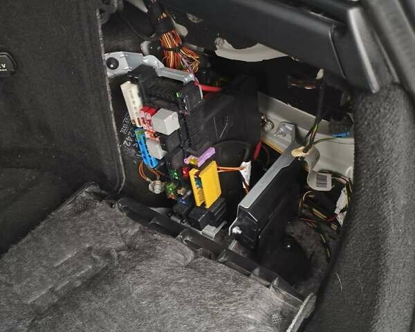 Сірий Мерседес Ц-Клас, об'ємом двигуна 2.2 л та пробігом 332 тис. км за 9200 $, фото 34 на Automoto.ua