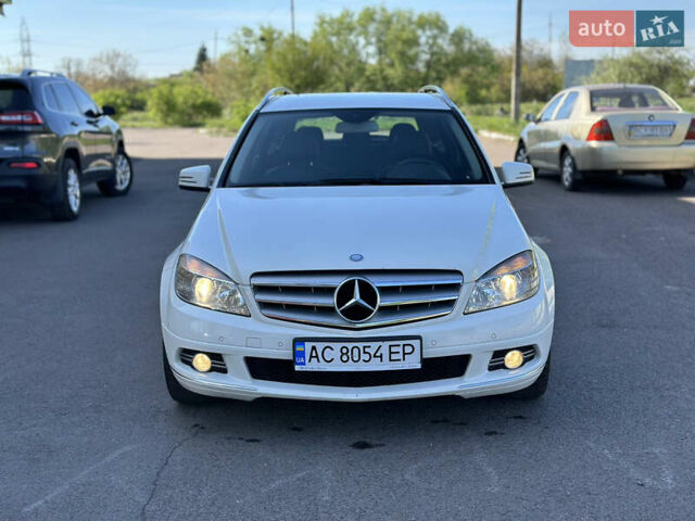 Сірий Мерседес Ц-Клас, об'ємом двигуна 2.2 л та пробігом 307 тис. км за 7800 $, фото 6 на Automoto.ua