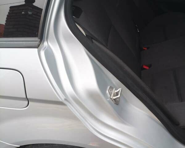 Сірий Мерседес Ц-Клас, об'ємом двигуна 2.2 л та пробігом 332 тис. км за 9200 $, фото 20 на Automoto.ua