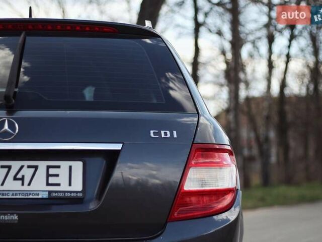 Серый Мерседес Ц-Класс, объемом двигателя 2.2 л и пробегом 250 тыс. км за 10000 $, фото 28 на Automoto.ua