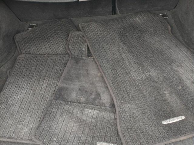 Сірий Мерседес Ц-Клас, об'ємом двигуна 2.1 л та пробігом 332 тис. км за 9200 $, фото 6 на Automoto.ua