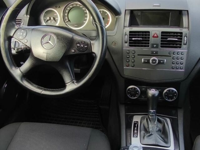 Сірий Мерседес Ц-Клас, об'ємом двигуна 2.2 л та пробігом 449 тис. км за 5300 $, фото 2 на Automoto.ua