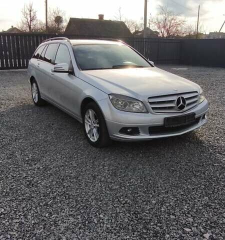Серый Мерседес Ц-Класс, объемом двигателя 2.2 л и пробегом 449 тыс. км за 5300 $, фото 4 на Automoto.ua