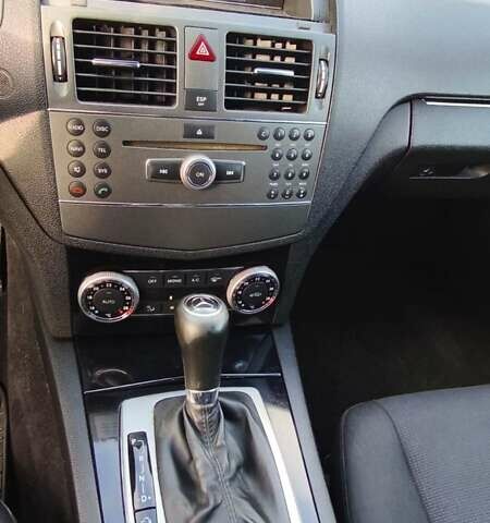 Серый Мерседес Ц-Класс, объемом двигателя 2.2 л и пробегом 449 тыс. км за 5300 $, фото 16 на Automoto.ua