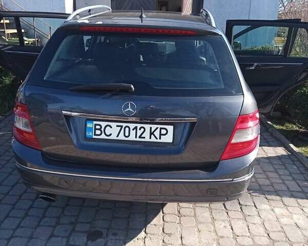 Сірий Мерседес Ц-Клас, об'ємом двигуна 2.14 л та пробігом 248 тис. км за 8000 $, фото 6 на Automoto.ua