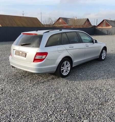 Серый Мерседес Ц-Класс, объемом двигателя 2.2 л и пробегом 449 тыс. км за 5300 $, фото 3 на Automoto.ua