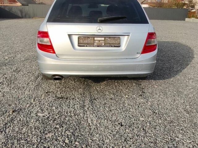 Сірий Мерседес Ц-Клас, об'ємом двигуна 2.2 л та пробігом 449 тис. км за 5300 $, фото 1 на Automoto.ua