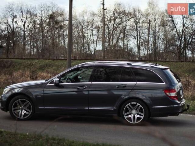 Серый Мерседес Ц-Класс, объемом двигателя 2.2 л и пробегом 250 тыс. км за 10000 $, фото 7 на Automoto.ua