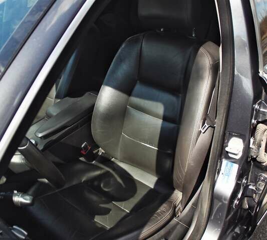 Серый Мерседес Ц-Класс, объемом двигателя 2.2 л и пробегом 250 тыс. км за 10000 $, фото 59 на Automoto.ua