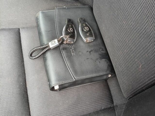 Сірий Мерседес Ц-Клас, об'ємом двигуна 2.1 л та пробігом 332 тис. км за 9200 $, фото 5 на Automoto.ua